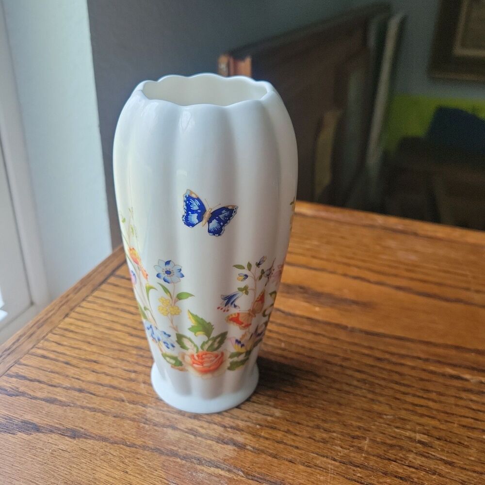 VTG Aynsley Bone China Vase Cottage Garden 6" Fluted Body scalloped edge #P16